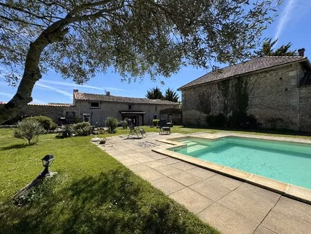 charmante propriété de 3 chambres avec piscine  gîte potentiel - proche de toutes les comm