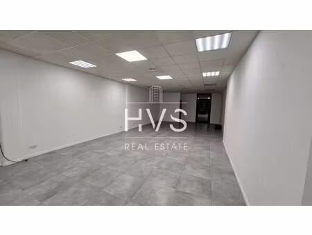location local commercial 230m²