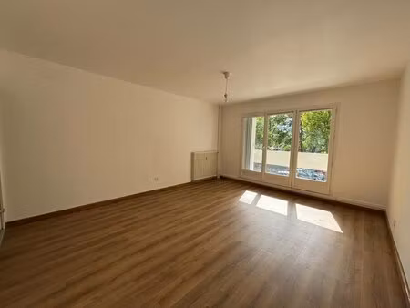 location appartement 3 pièces 68m² angouleme 16000