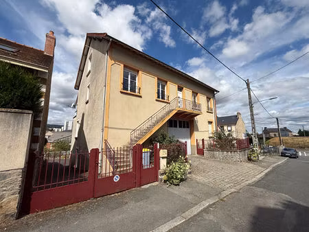 location maison 7 pièces 212m²