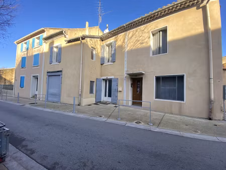 maison de ville dans camaret sur aigues de 77m² + local indépendant de 26m²