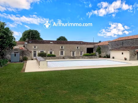 vente maison 6 pièces 166 m2 à saint-mandé-sur-brédoire