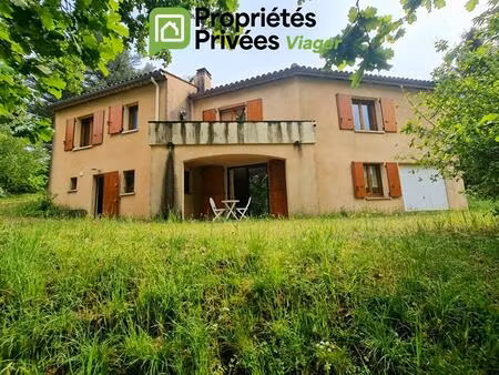 immeuble concoules 6 pièce(s) 160 m2