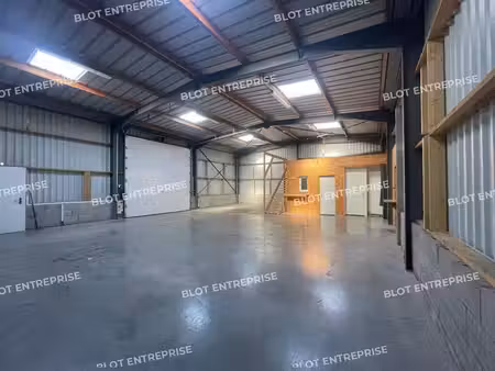 location local d’activités noyal 22400 208m²