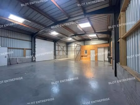location local d’activités noyal 22400 208m²