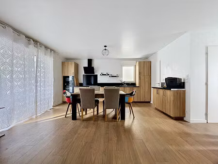 vente maison 5 pièces  83.00m²  mazé