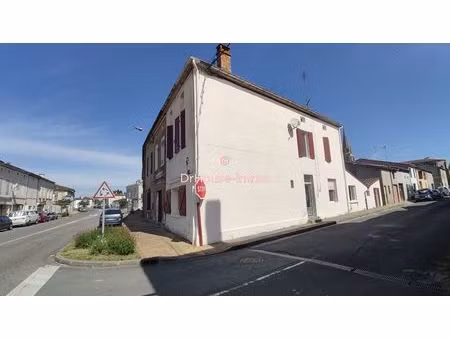 grignols  maison sur 2 étages  3 chambres et un séjour