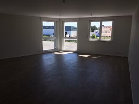 location local commercial 70m²