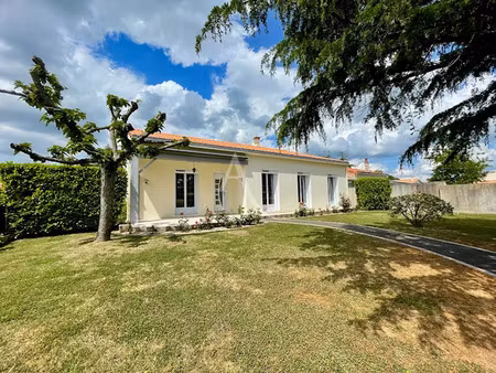 vente maison 5 pièces 122 m² à saint-michel-en-l'herm (85580)  264 000 €