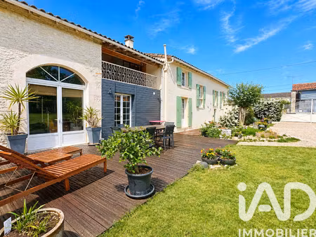 vente maison à mauzé-sur-le-mignon (79210) : à vendre / 248m² mauzé-sur-le-mignon
