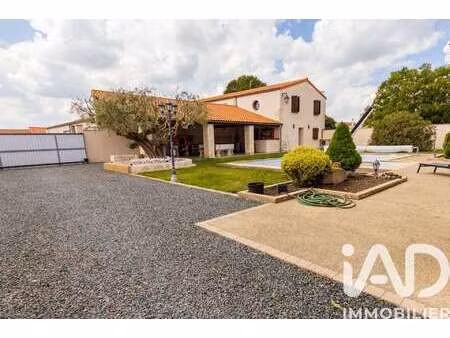 vente maison piscine à saint-jean-de-liversay (17170) : à vendre piscine / 192m² saint-jea