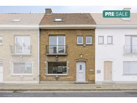 huis te koop in waregem met 3 slaapkamers