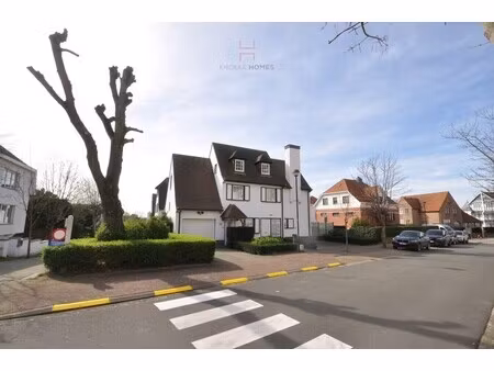 ideaal gelegen parkeerplaats in duinbergen