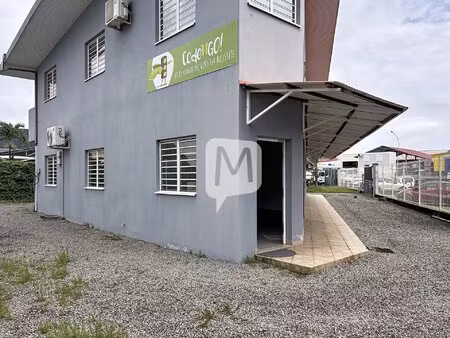 location local commercial 60m² cayenne 97300