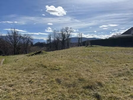 terrain à bâtir – 970 m² – libre de constructeur