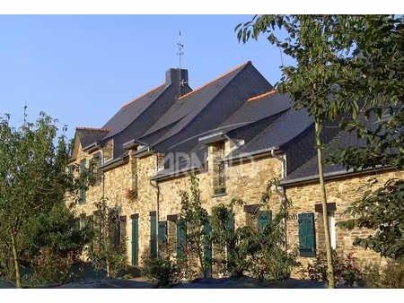 a vendre propriété composée de deux demeures à bain de bretagne