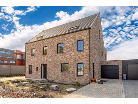 huis te koop in malle met 3 slaapkamers