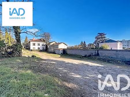 vente terrain à champagne-au-mont-d'or (69410) : à vendre / 911m² champagne-au-mont-d'or