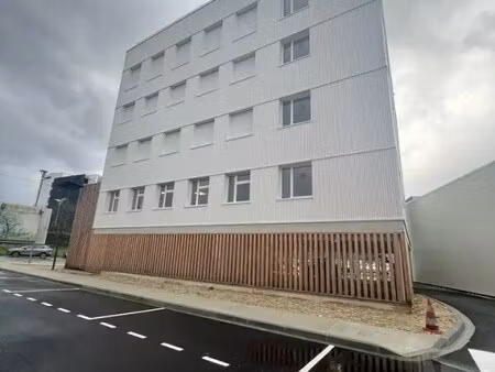 location bureaux 135 m² à 378 m²