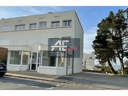 location local commercial 80m² pornichet 44380