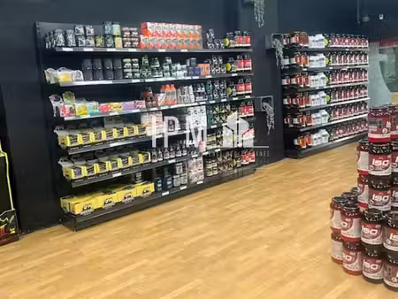 location commerce 151m²