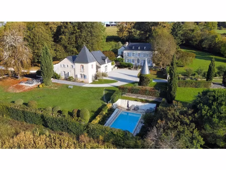 vente propriété 18 pièces 673m2 pau 64000 - 1390000 € - surface privée