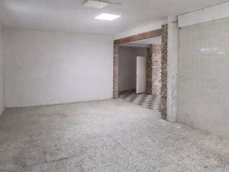 location commerce marignane 13700 110m²