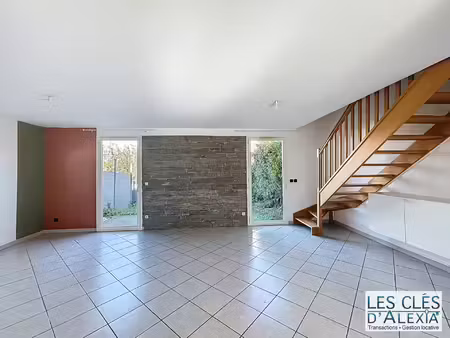 laissez-vous séduire par cette charmante maison familiale  lumineuse et parfaitement entre