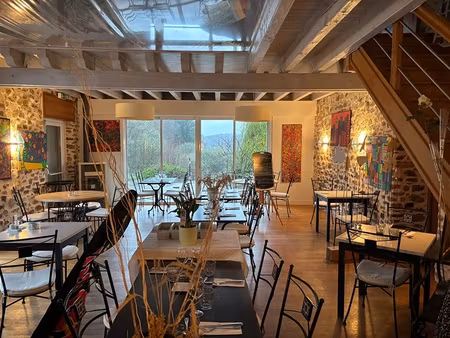 local commercial 8 pièces - 250 m²