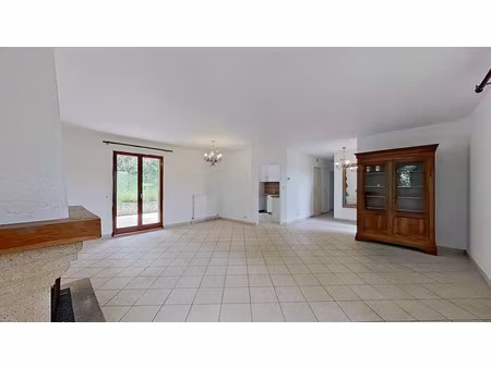 location maison 4 pièces 95 m² à charbonnières-les-bains (69260)