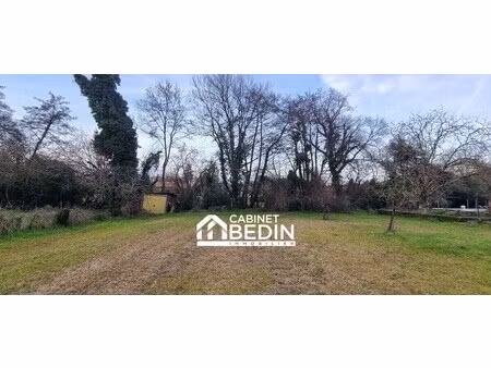 terrain 1135 m²