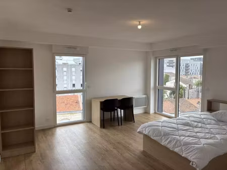 location appartement 1 pièce 21 m² à bordeaux (33300)