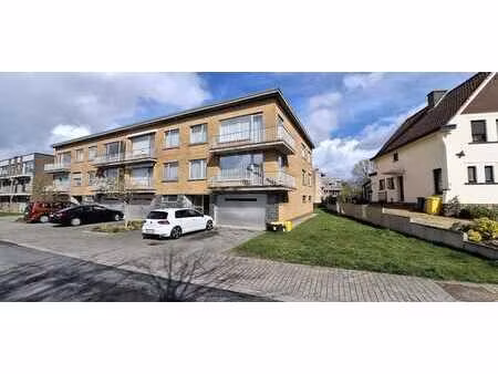 appartement 2 chambres  cave et garage (2 voitures) !
