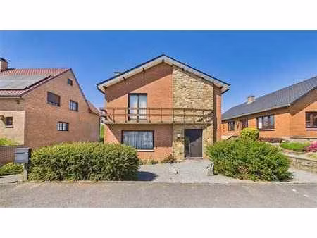charmante maison 4 chambres sur 7.90 ares de terrain !