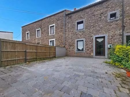 charmante maison de caractère avec vaste jardin