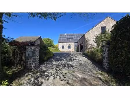 superbe villa kangourou avec prairie/boxes/chenil ...