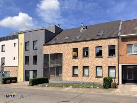 appartement duplex avec 3 chambres  terrasse et garage !