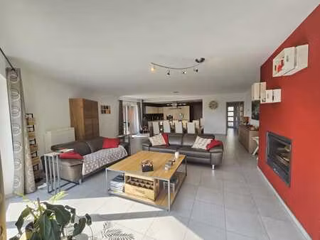 maison 3 façades entiérement rénovée