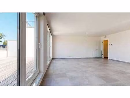 appartement luxueux avec terrasse spacieuse