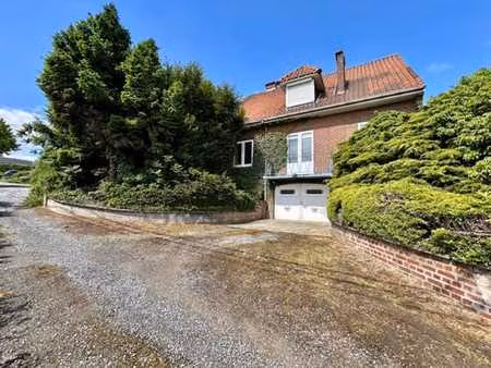 villa à rénover avec partie professionnelle !