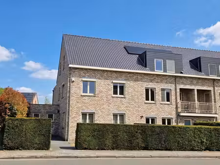zeer ruime gezinswoning te centrum heist  4 tot 5 slaapkamer