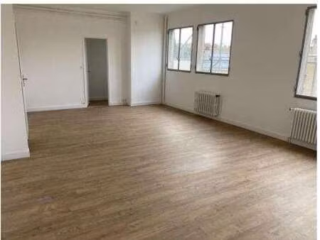 location bureaux et commerces à nantes centre ville (44000) : à louer / 86m² nantes centre