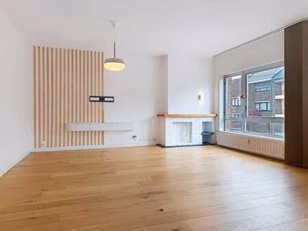 superbe appartement une chambre avec garage idéalement situé