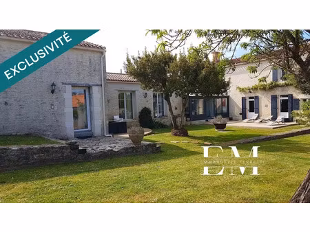 vente maison 8 pièces 300 m² à curzon (85540)  540 000 €