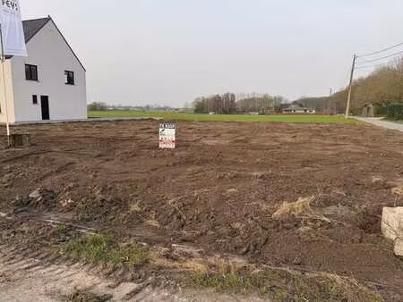 te koop: ruim bouwperceel van 414 m² in meulebeke