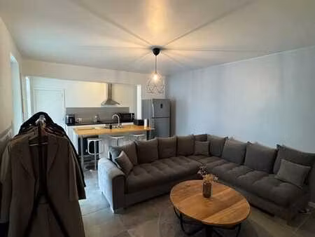appartement spacieux  pratique et proche des accès routiers