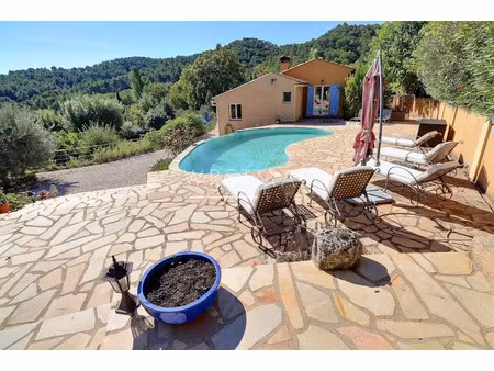 vente villa 5 pièces 1887 m² à cotignac (83570)  995 000 €