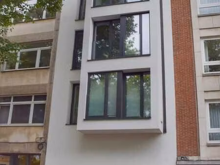 dépôt/garage idéalement situé