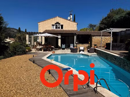 vente maison 4 pièces 165 m² le castellet (83330)