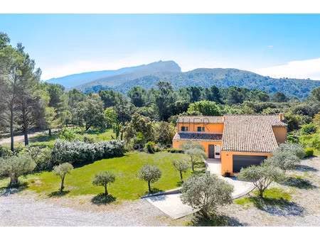 vente maison 5 pièces 212 m² à aix-en-provence (13090)  1 795 000 €